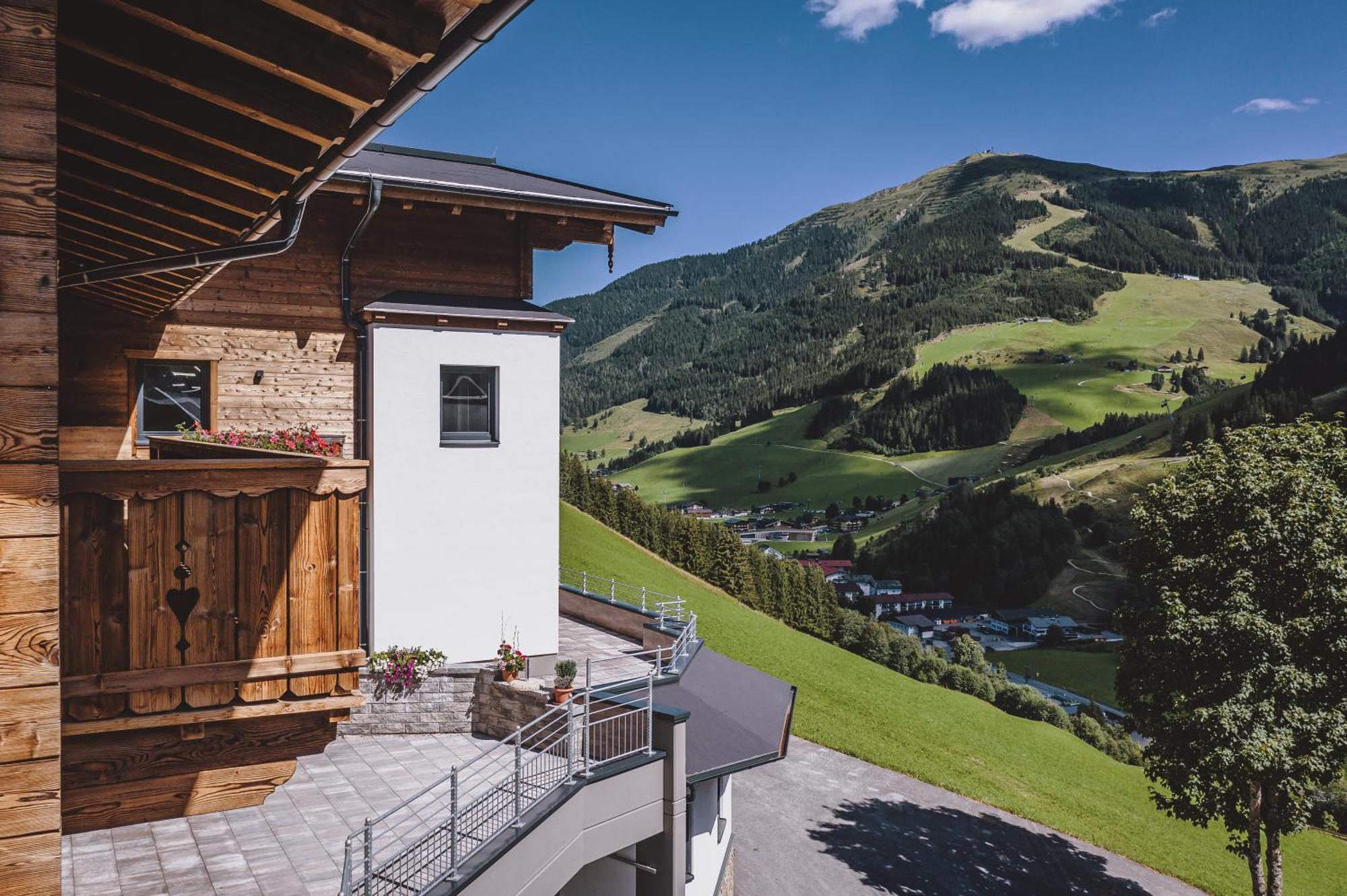 Lindlinghof Aparthotel Saalbach-Hinterglemm Exterior photo